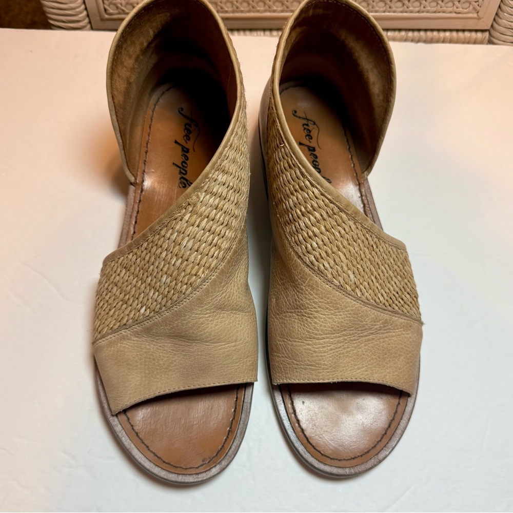 Free People Mont Blanc Textured Sandals Tan Euro Size 39/US 8.5 - Picture 2 of 14